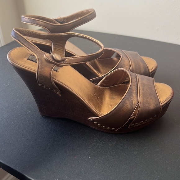 Prada copper sling back wedges. - Picture 2 of 7